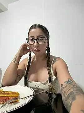 Sarapalmer1  live sex cam