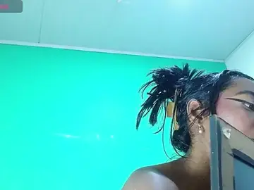 Avaleri_cherry  live sex cam