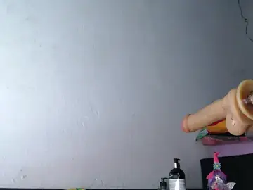 Avaleri_cherry  live sex cam