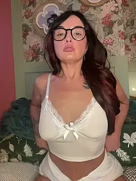 Cherrybomb2885  live sex cam