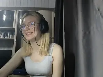 Adelinetre  live sex cam