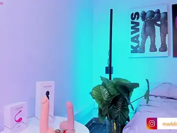 Maddie_Rosee  live sex cam