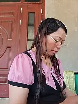 Mama-lala  live sex cam
