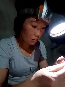 Blonde_blg  live sex cam