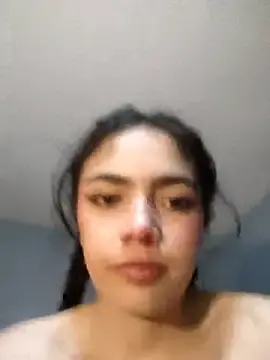 Laura_mon  live sex cam