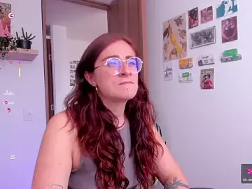 Linda_giggle  live sex cam