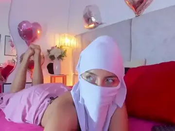 Naomiii__  live sex cam