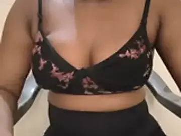 Hmmm_aan  live sex cam