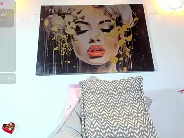 Karlaliones69  live sex cam