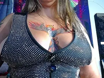 Meganbaiker  live sex cam