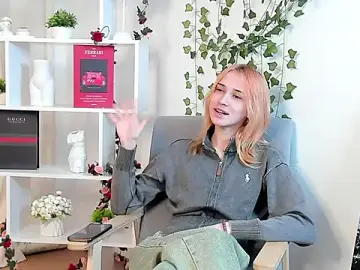 MelitaKarlen  live sex cam