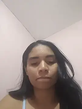 Snow965  live sex cam