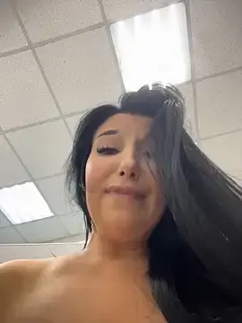 Tisha_Busty  live sex cam