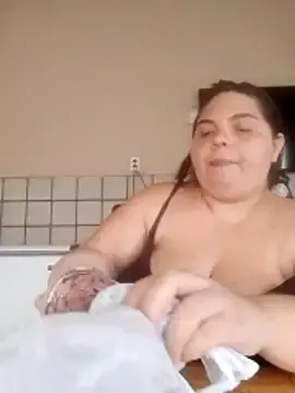 Katherine25  live sex cam