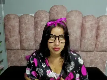 Cloyks  live sex cam
