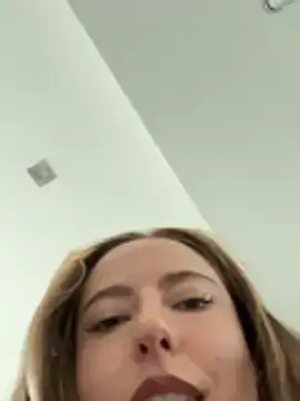 Gymgirllaura  live sex cam