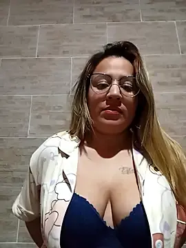 Roma_luci  live sex cam