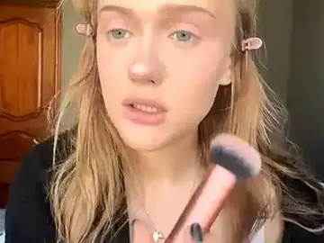 LinaPawss  live sex cam