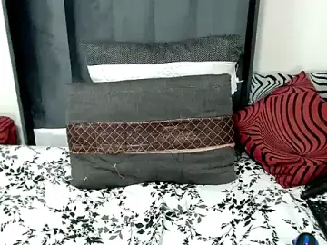 Massiveme38  live sex cam