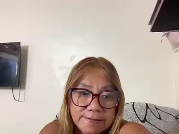 Melsuperhot  live sex cam