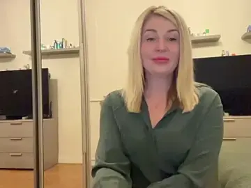 Blondie_xoxoxo  live sex cam