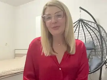 Blondie_xoxoxo  live sex cam