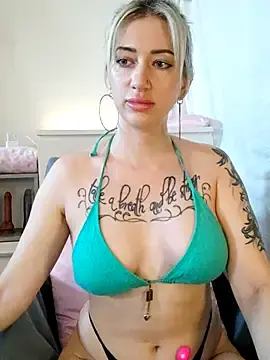 Gina-Lumara  live sex cam