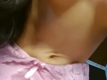 Mylu_xx  live sex cam