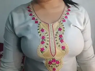 Nayra7  live sex cam