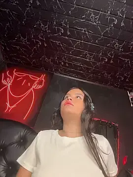 Vaiolet_LS  live sex cam