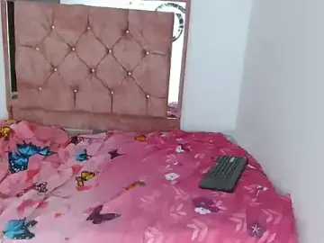 Soe-baby  live sex cam