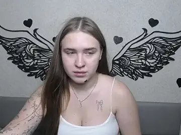 LauraHlot  live sex cam
