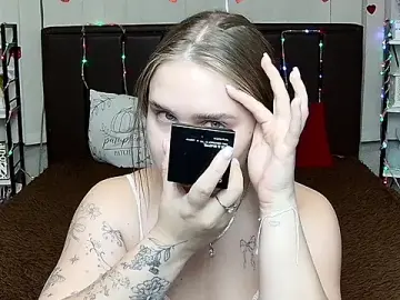 LauraHlot  live sex cam