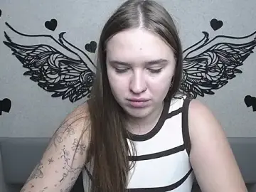LauraHlot  live sex cam