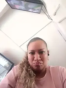 Madurasunsset  live sex cam