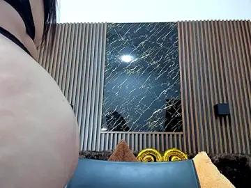 Emy_topless  live sex cam