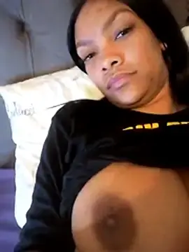 KikiBadgirl  live sex cam