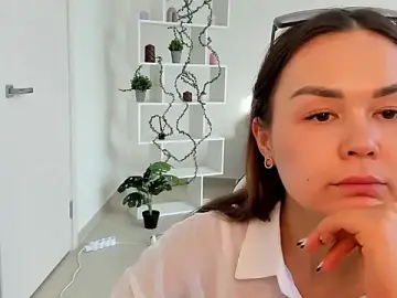 MikiSavelli  live sex cam