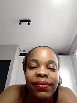 Ebonysummer  live sex cam