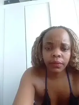 Ebonysummer  live sex cam