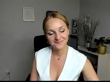 AliciaDesire  live sex cam
