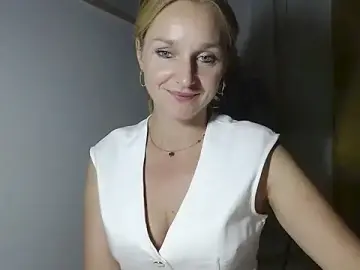 AliciaDesire  live sex cam