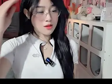 Bee-Cherry  live sex cam