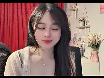 Bee-Cherry  live sex cam