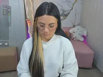 Chiara_tay  live sex cam