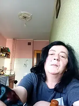 GypsiQueen2  live sex cam