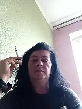 GypsiQueen2  live sex cam