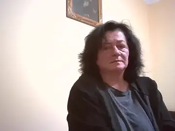 GypsiQueen2  live sex cam