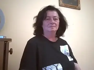 GypsiQueen2  live sex cam