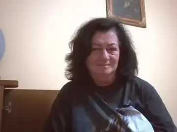 GypsiQueen2  live sex cam
